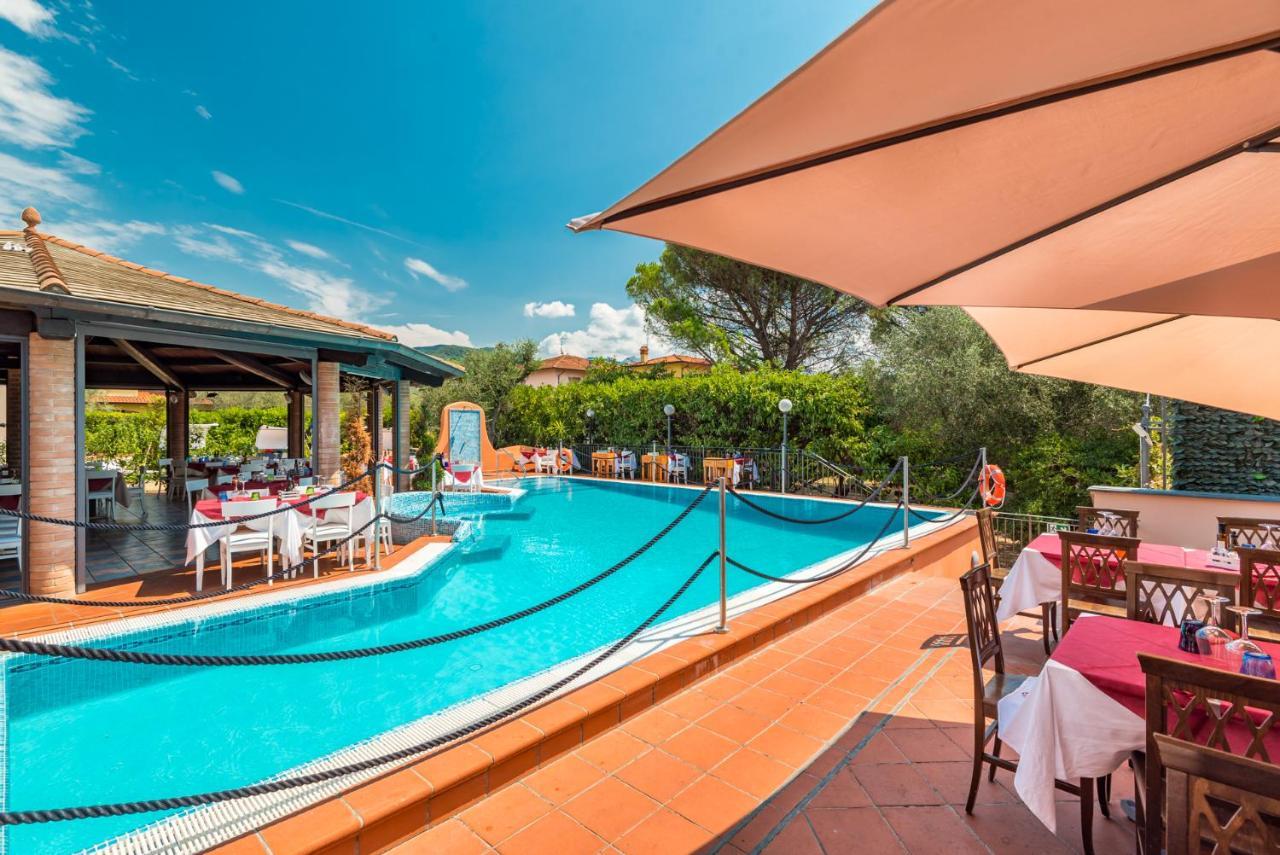 Hotel La Pietra Restaurant Fosdinovo Exterior foto